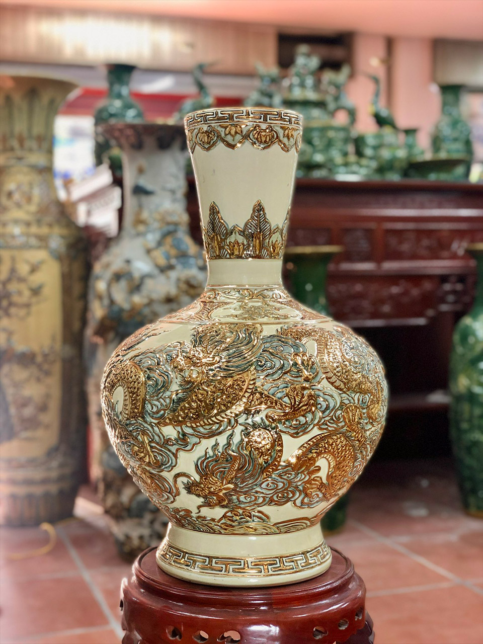 Gốm phong thủy đắp nổi men trắng tràm tỏi phong thủy