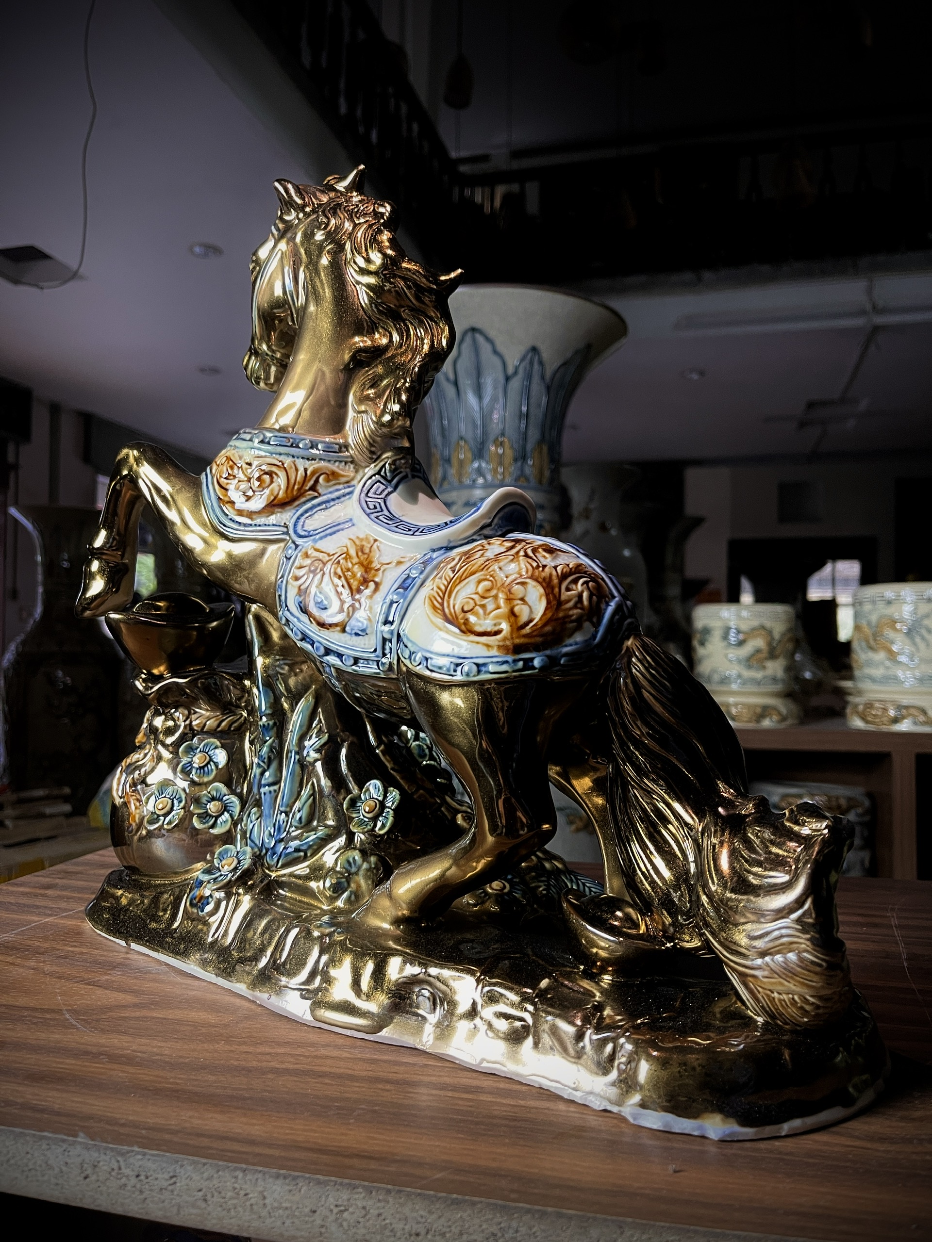 Tượng gốm phong thủy