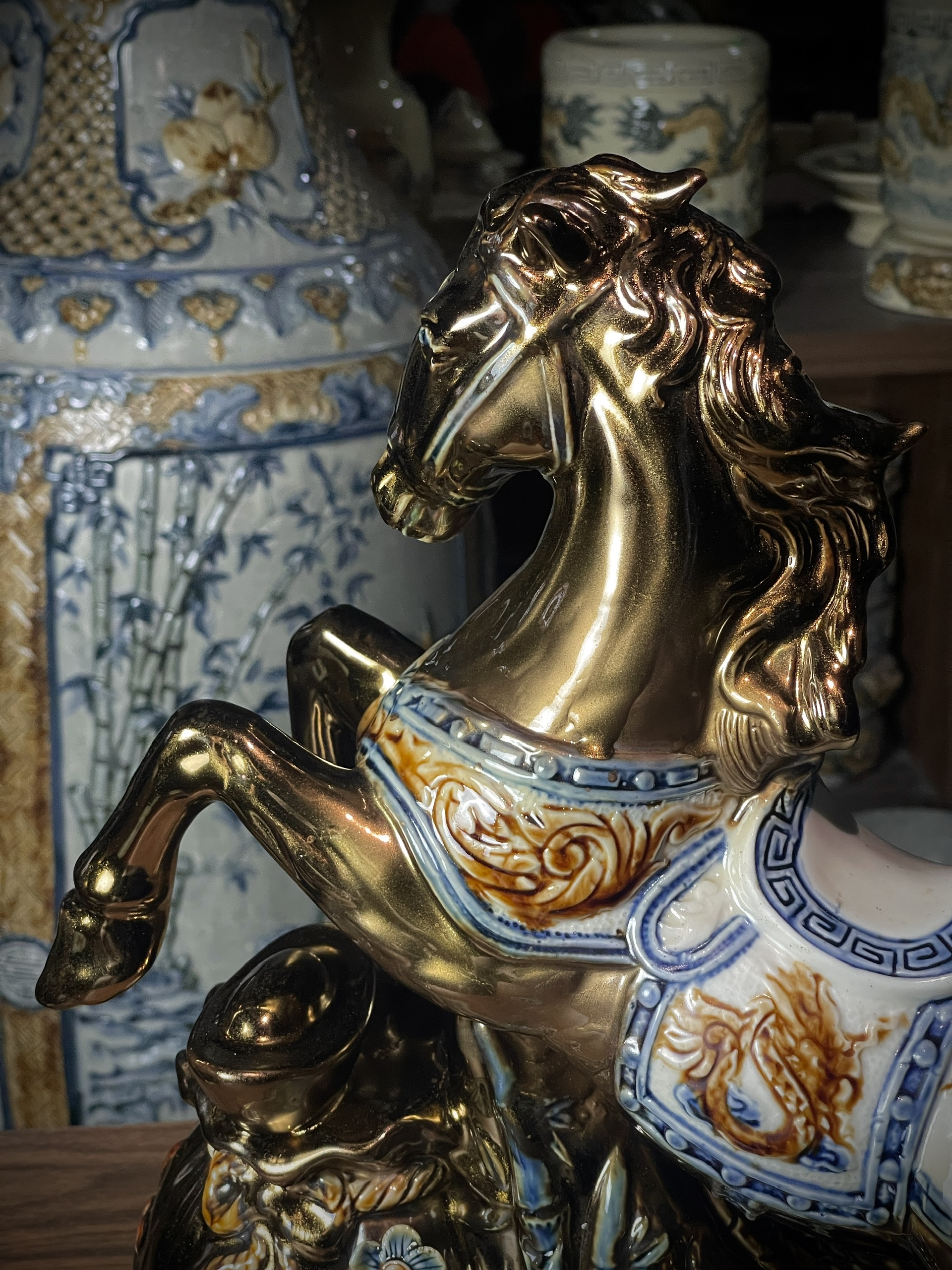 Mã Nghênh Phúc Hỷ men Hoàng Sa Vàng Kim 02