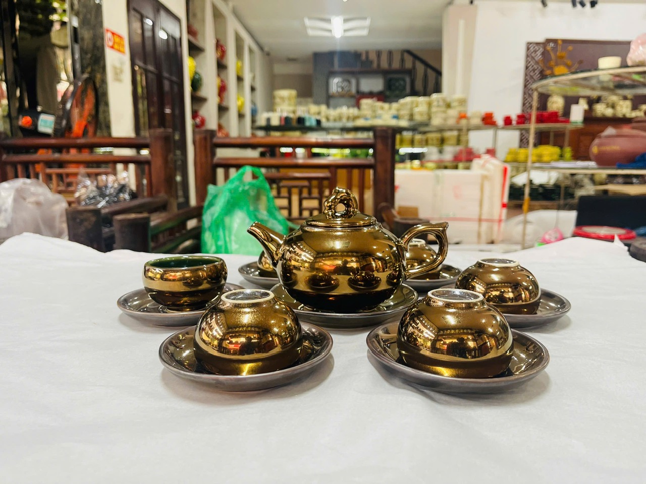 Bộ ấm chén men Hoàng Kim Sa 02