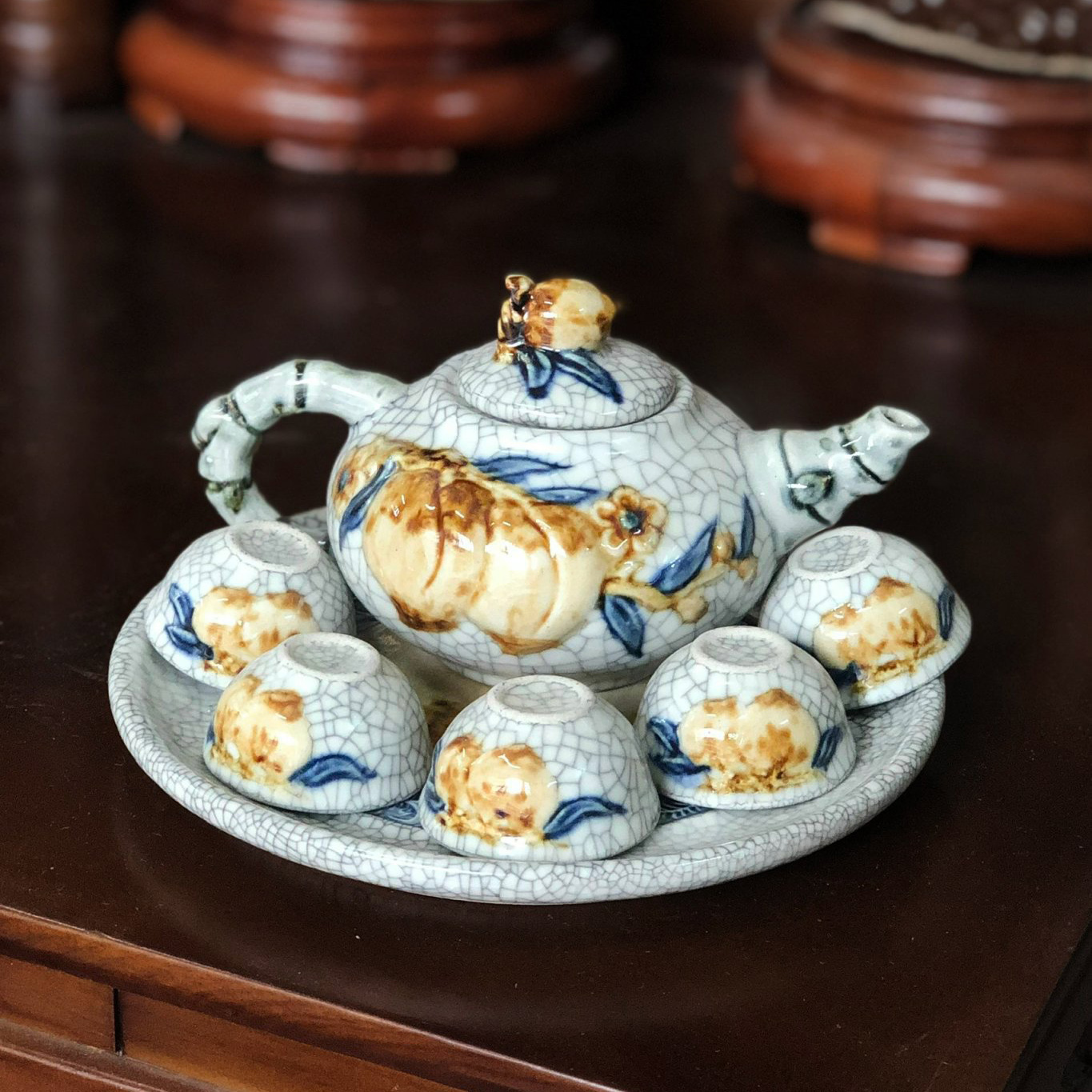 Bộ ấm chén thờ cúng men rạn đắp nổi gốm Phạm Dũng Bát Tràng