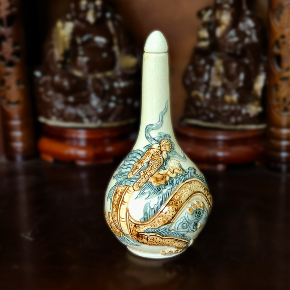 Nậm rượu đắp nổi men sứ Trắng Tràm (Cỡ S2)